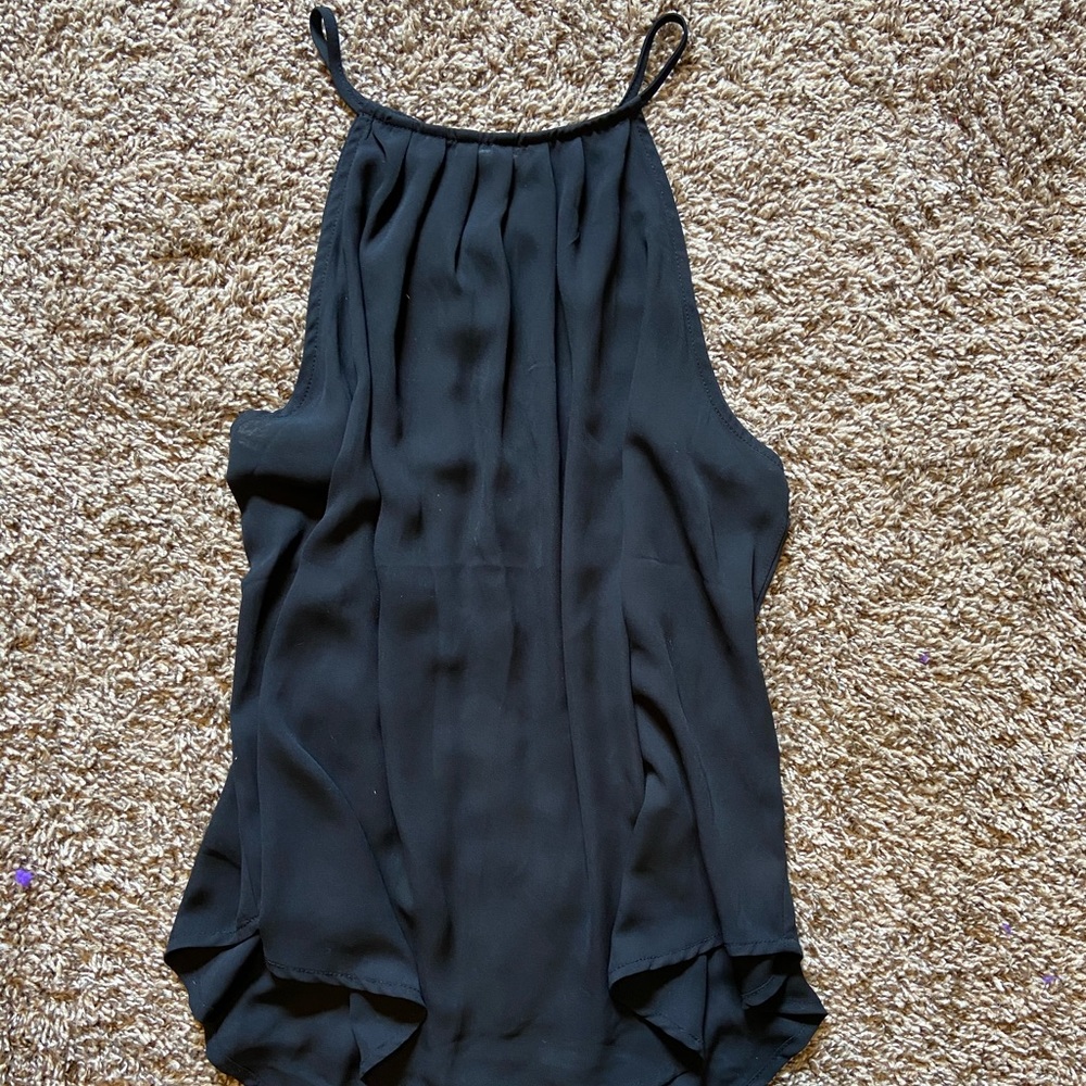 Lush black swing tank
